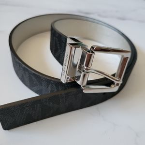 NWOT Michael Kors reversible belt in black logo and silver 41.5 inches long